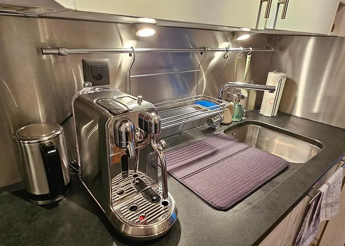 Modernes Mitten In دافوس