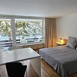 Apartment Modernes Mitten In